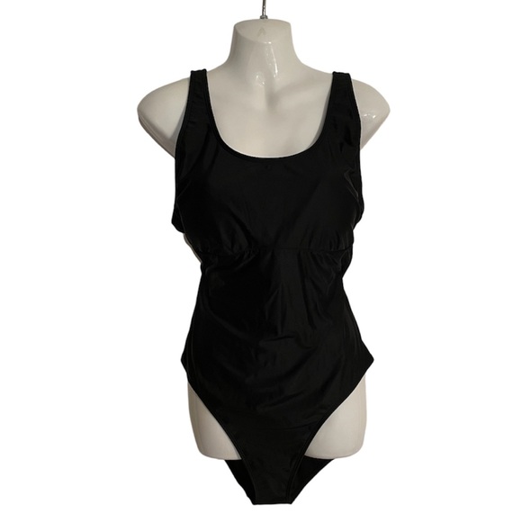 Brand new without tag Lolë Women’s one piece swimsuit - Picture 3 of 10